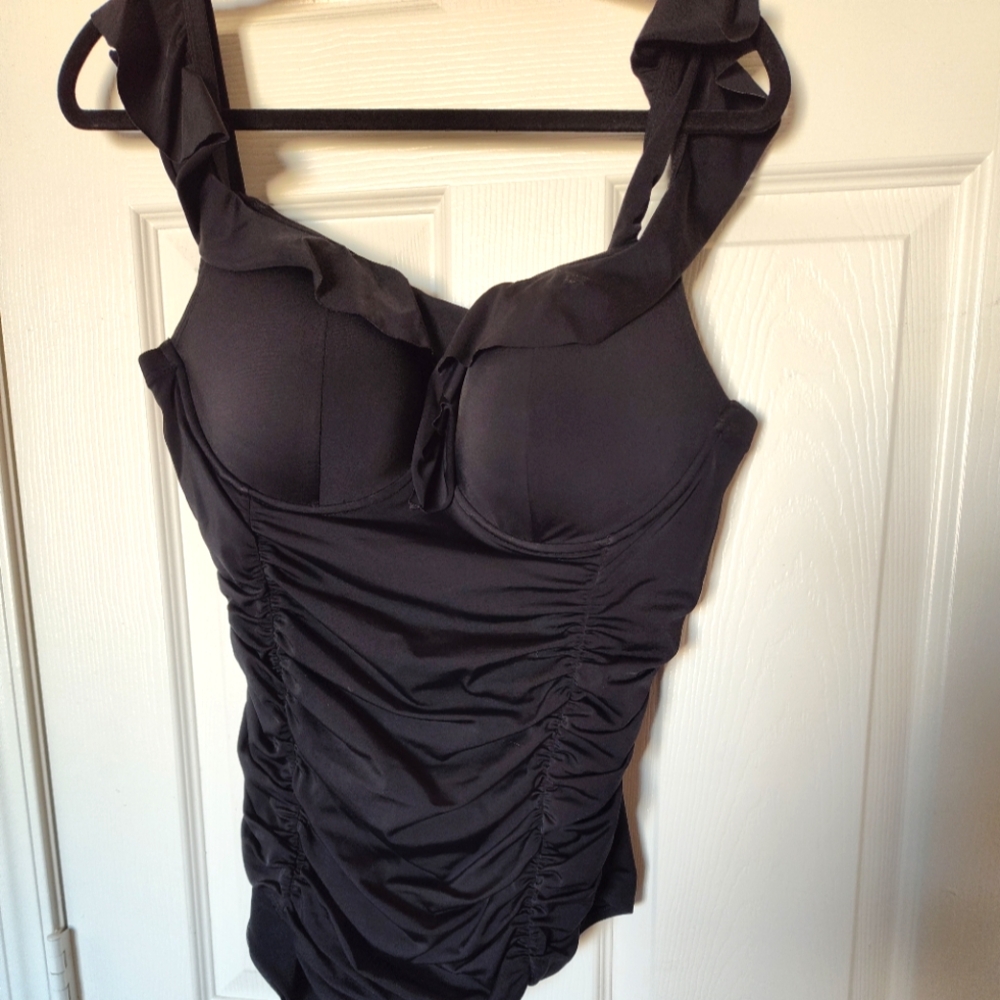 Torrid swimsuit size 1 plus